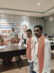 मुंगेली में जल संरक्षण को लेकर शिवसेना ने सौंपा ज्ञापन