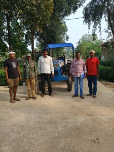 चचेड़ी वन क्षेत्र में अवैध रूप से रेत खनन करते हुए एक ट्रैक्टर को खुड़िया वन विभाग की टीम ने पकड़ा