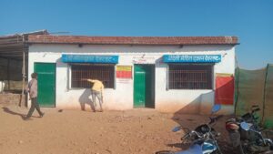 देवरहट शराब दुकान का एक तरफ विरोध तो दूसरी तरफ ग्रामीणों की सहमति से खुली शराब दुकान