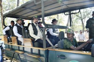 राज्यपाल रमेन डेका ने किया अचानकमार टाइगर रिजर्व का दौरा,जनजातीय कला और प्राकृतिक सौंदर्य की सराहना की