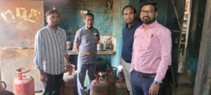 लोरमी के सारधा में होटल प्रिंस में घरेलू गैस के उपयोग करते पाए जाने पर कार्यवाही की गई