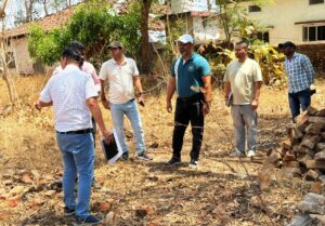 कलेक्टर ने लोरमी में प्रस्तावित नगर उद्यान स्थल का निरीक्षण, भूमि विवाद के शीघ्र निराकरण एवं विकास कार्यों में तेजी के निर्देश*