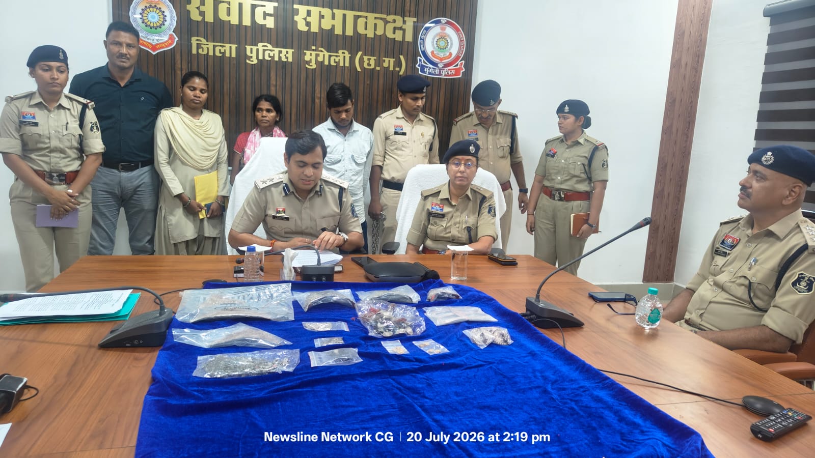 मुंगेली पुलिस ने मंदिर चोरी के 02 प्रकरणों का किया खुलासा: 01 महिला और 01पुरुष से 1 लाख 75 हजार रूपये के आभूषण जप्त कर भेजा जेल