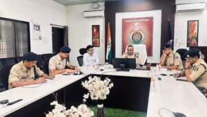 आईजी ने ली रेलवे सुरक्षा समिति की अहम बैठक: सी सी टीवी कैमरे लगाने सहित अवैध कबाड़, मादक पदार्थ गांजा, नशीली टेबलेट, इंजेक्शन इत्यादि की रेलवे के माध्यम से तस्करी रोकने के लिए संयुक्त कार्यवाही के दिये गये निर्देश