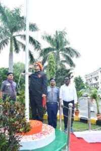 कलेक्टर ने जिला कलेक्टोरेट में किया ध्वजारोहण स्वतंत्रता दिवस की दी बधाई एवं शुभकामनाएं
