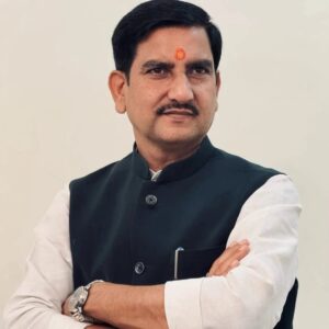 भाजपा की कार्यसंस्कृति में जनसेवा सर्वोपरि, सहयोग केंद्र में तोखन साहू ने सुनीं जनता की बातें