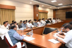 उप मुख्यमंत्री अरुण साव ने विकास कार्यों और योजनाओं के क्रियान्वयन की समीक्षा की गुणवत्ता के साथ समय-सीमा में कार्यों को पूर्ण करने के दिए निर्देश