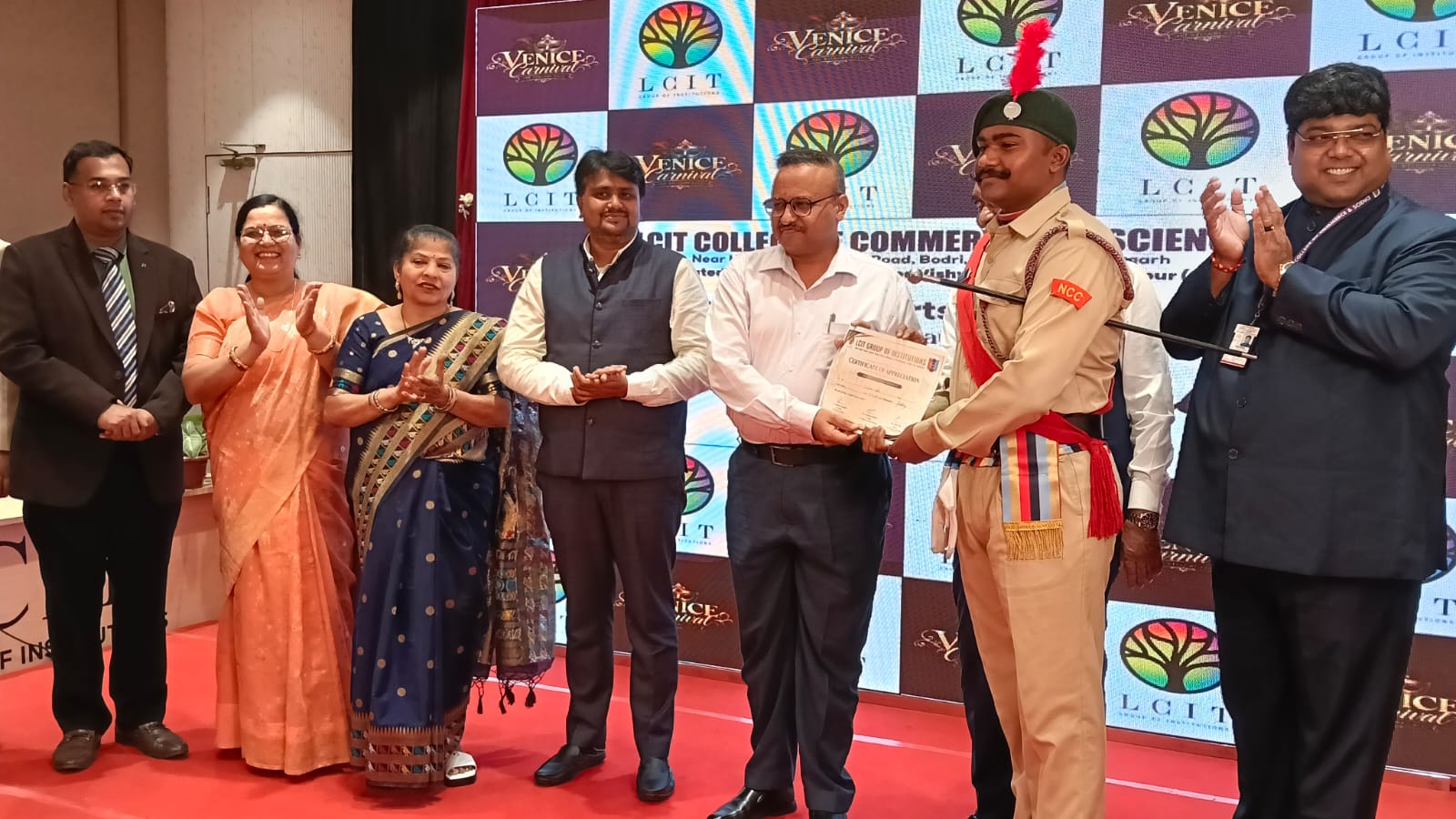 एलसीआईटी कॉलेज में ‘वेनिस कार्निवल – द वेलकम गाला’ का भव्य आयोजन ; मुख्य अतिथि आईजी रामगोपाल गर्ग ने विद्यार्थियों को दिए सफलता व जीवन निर्माण के मूल मंत्र