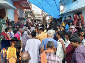 मरकटोला घाटी के हादसे ने बुझाया मुंगेली का एकलौता चिराग, 18 वर्षीय दीपक कुंभकार की दर्दनाक मौत से काली माई वार्ड में पसरा मातम