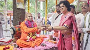 पामगढ़ में पूज्य स्वामी शिवानंद जी महाराज का भव्य स्वागत, गुरु भक्ति से भक्तिमय हुआ श्री अद्वैत आश्रम