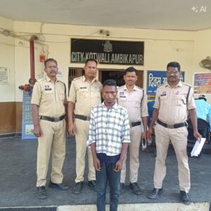 सरगुजा: तीन दुकानों में चोरी करने वाला आरोपी गिरफ्तार, टैब और नकदी समेत 20 हजार का सामान बरामद