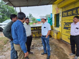 खुड़िया मल्टी-विलेज जल प्रदाय योजना: सड़क किनारे पाइपलाइन बिछाने के लिए किया गया संयुक्त निरीक्षण